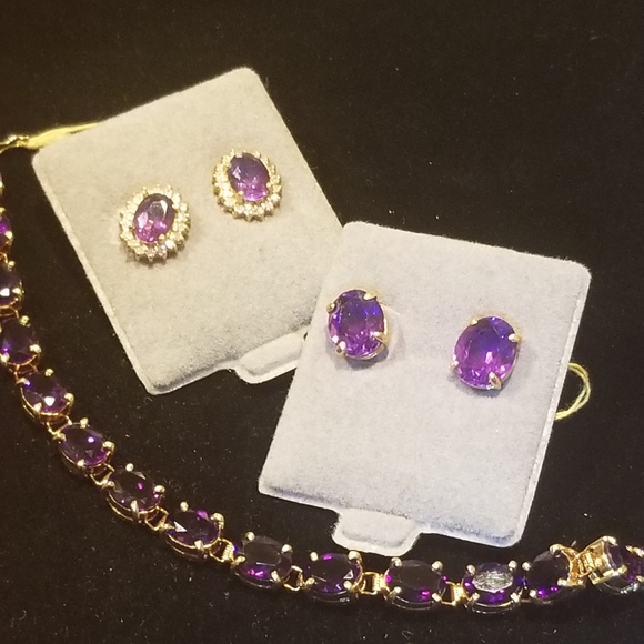 Exquisite Diamond & Amethyst 14k Stud Earrings - Picture 3 of 5